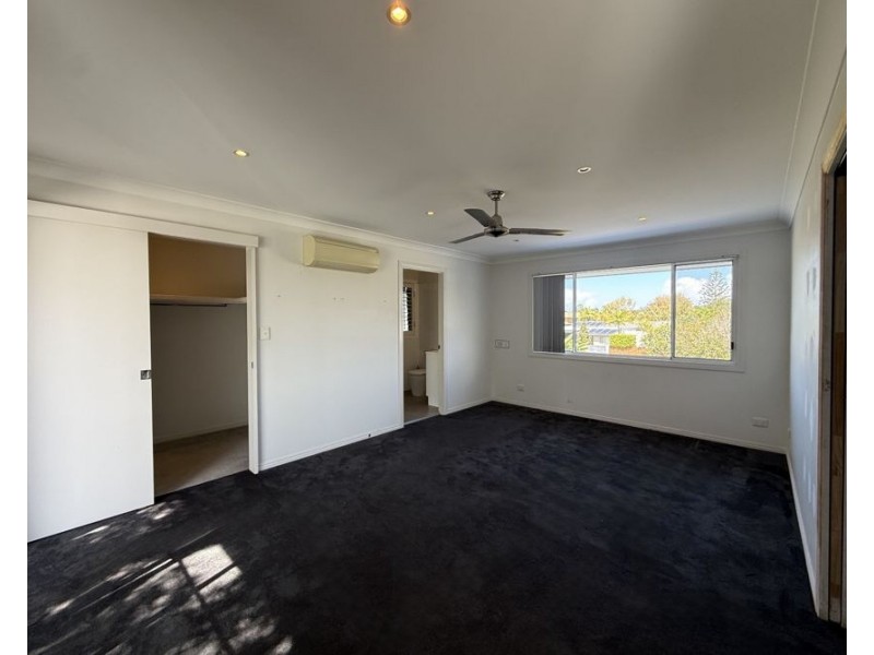 13 Tradewinds Ave, Paradise Point QLD 4216