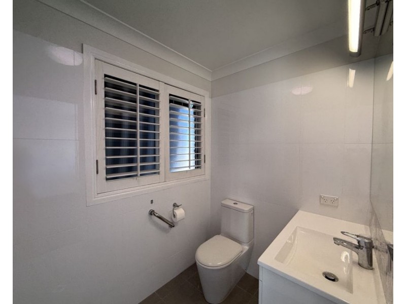 13 Tradewinds Ave, Paradise Point QLD 4216