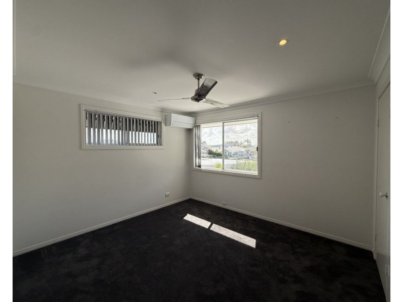 13 Tradewinds Ave, Paradise Point QLD 4216