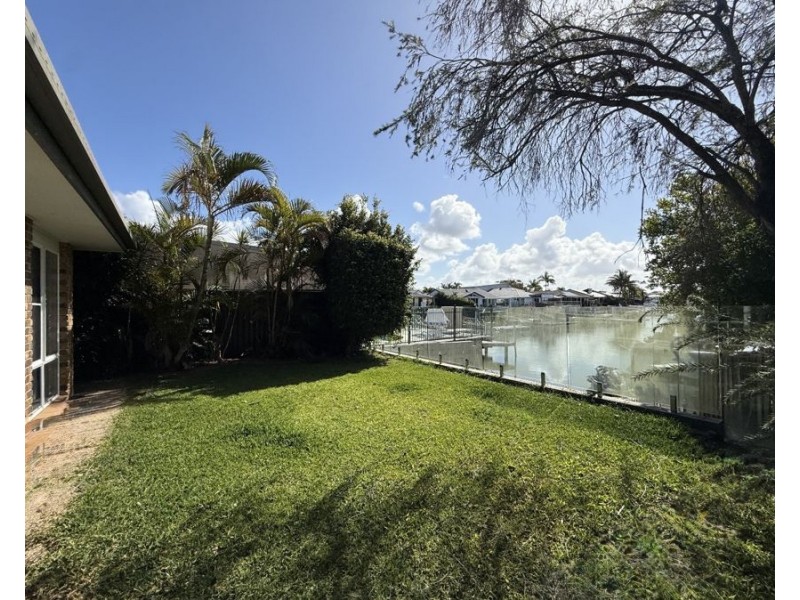 13 Tradewinds Ave, Paradise Point QLD 4216