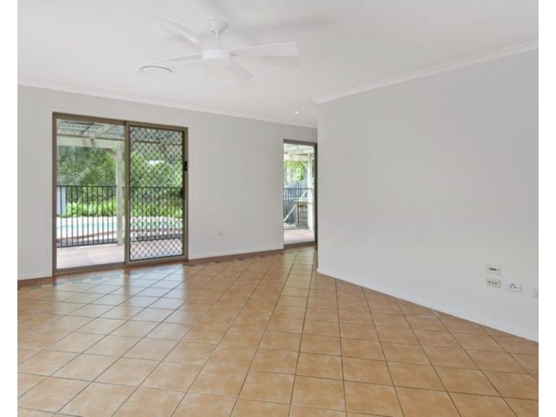 15 River Oak Dr, Helensvale QLD 4212