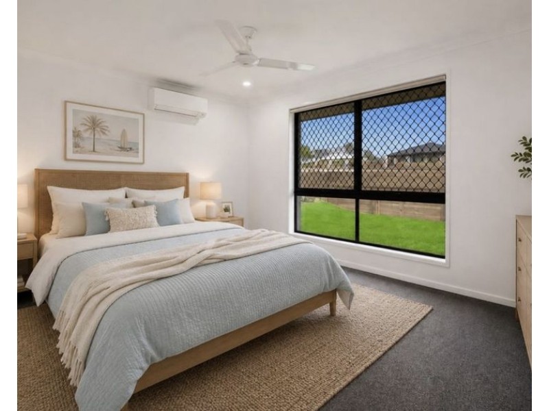 32 Harvest Rd, Meringandan West QLD 4352