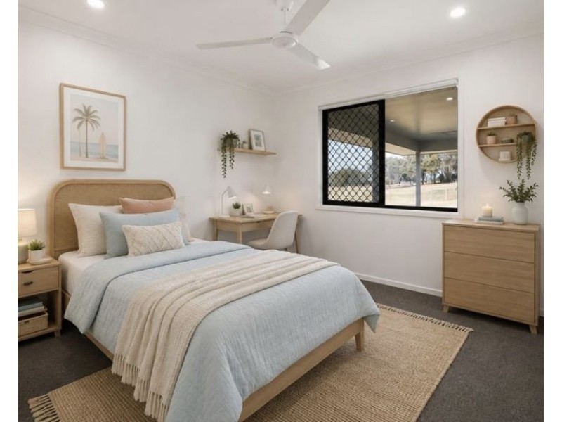 32 Harvest Rd, Meringandan West QLD 4352