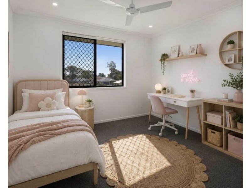 32 Harvest Rd, Meringandan West QLD 4352