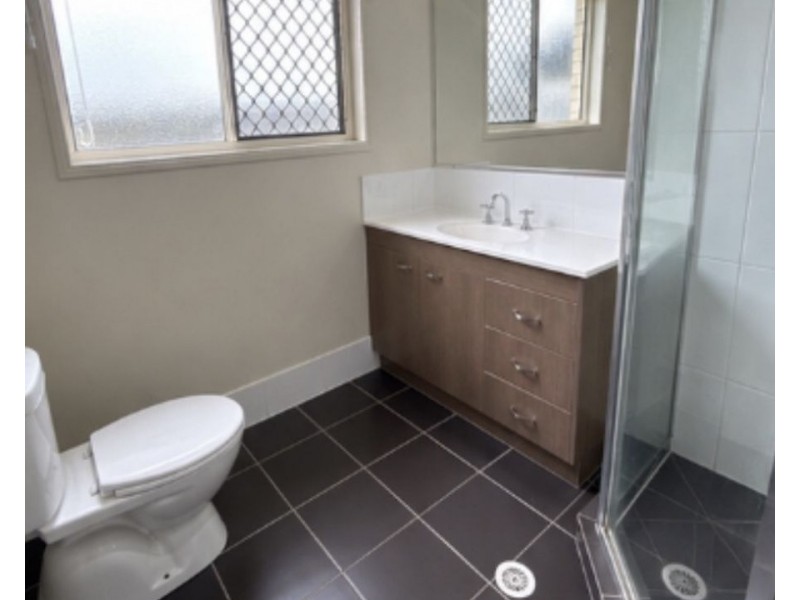 1 Donald Place, Brassall QLD 4305