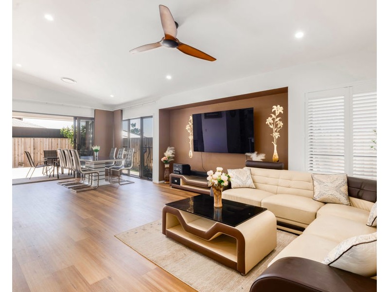 13 Edward Circuit, Deebing Heights QLD 4306