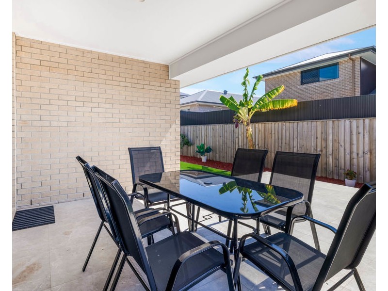 13 Edward Circuit, Deebing Heights QLD 4306