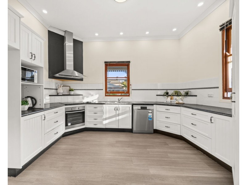 59 Lusitania St, Newtown QLD 4305
