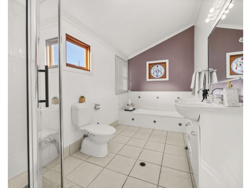 59 Lusitania St, Newtown QLD 4305