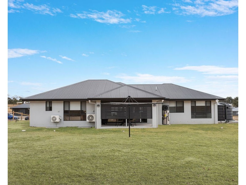 10 Beaumont Close, Hatton Vale QLD 4341