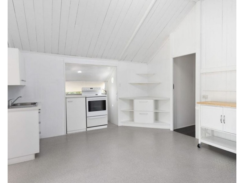 8 Shelley Street, Brassall QLD 4305