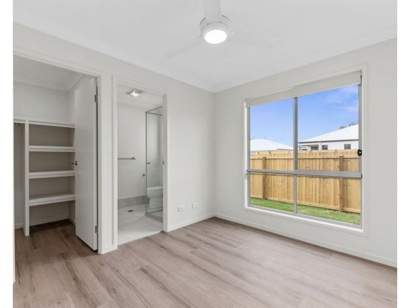1/10 Bayes Rd, Logan Reserve QLD 4133