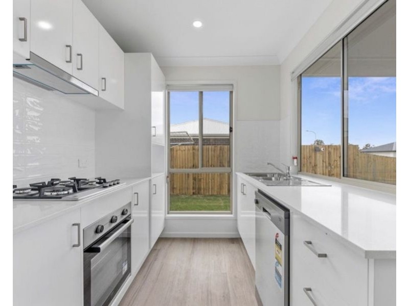 1/10 Bayes Rd, Logan Reserve QLD 4133