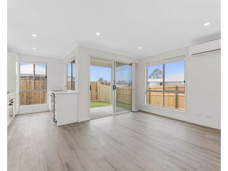 1/10 Bayes Rd, Logan Reserve QLD 4133
