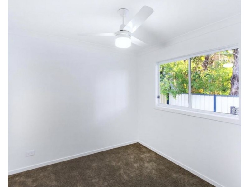 23A Winifred St, Kingston QLD 4114