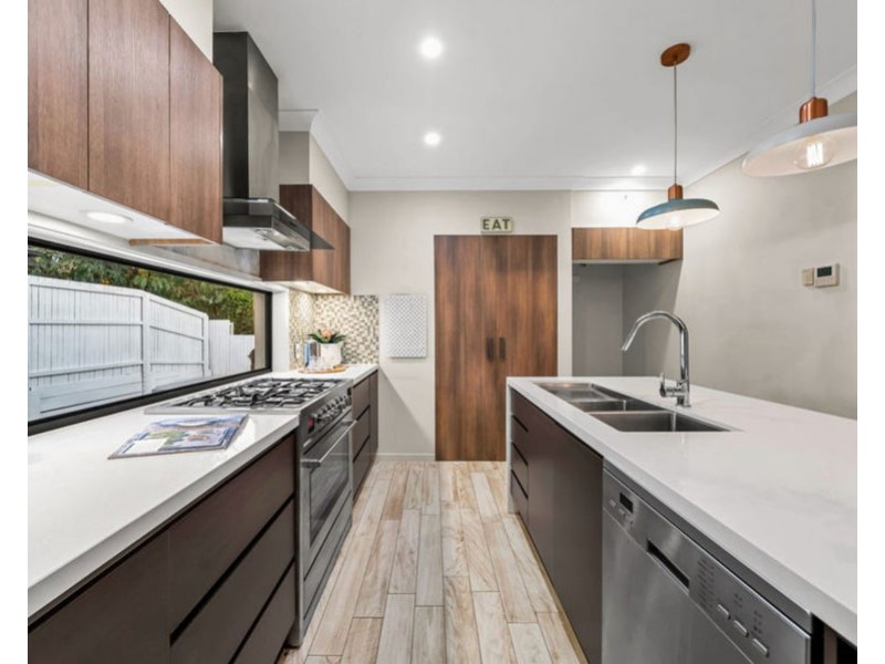 1 Cromwell Ct, Doolandella QLD 4077