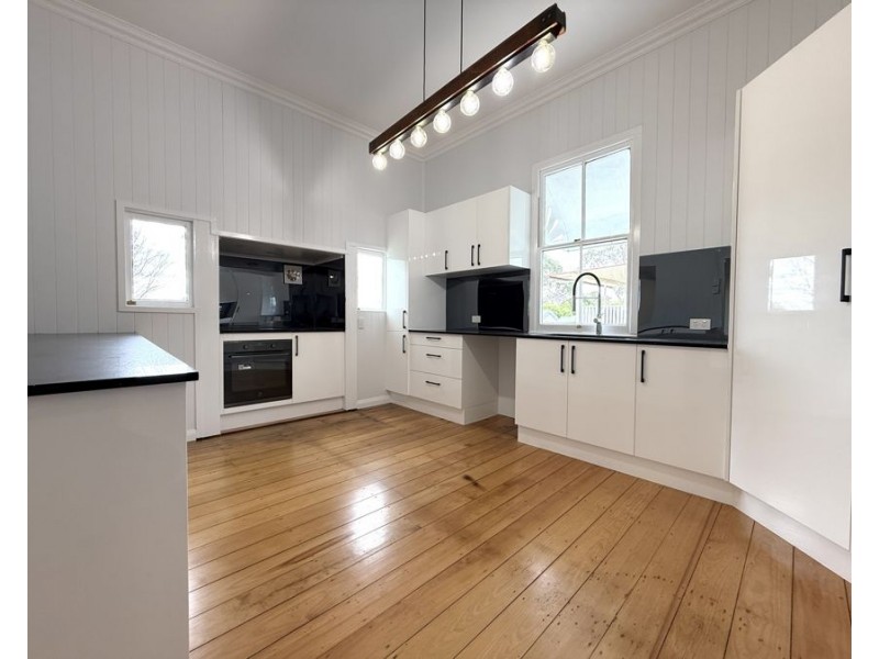 26 Pine Mountain Rd, North Ipswich QLD 4305