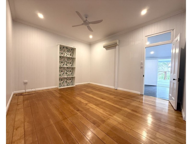 26 Pine Mountain Rd, North Ipswich QLD 4305