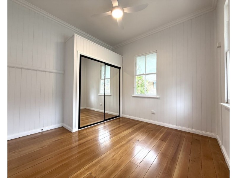 26 Pine Mountain Rd, North Ipswich QLD 4305