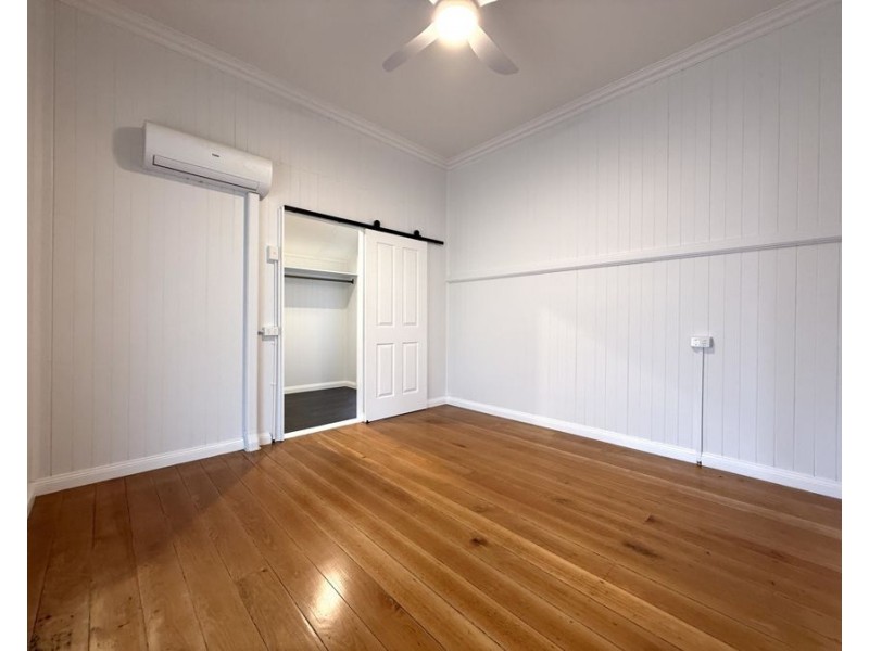 26 Pine Mountain Rd, North Ipswich QLD 4305