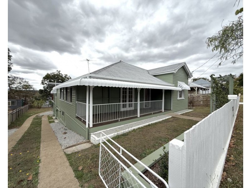 26 Pine Mountain Rd, North Ipswich QLD 4305