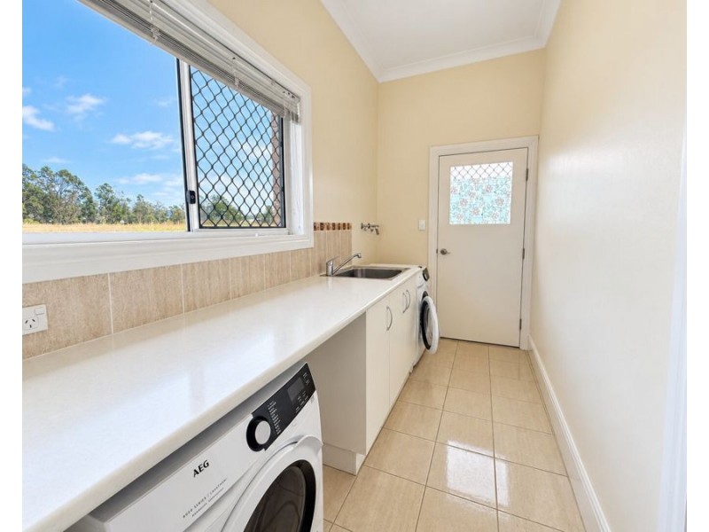 18 Carter Rd, Aratula QLD 4309