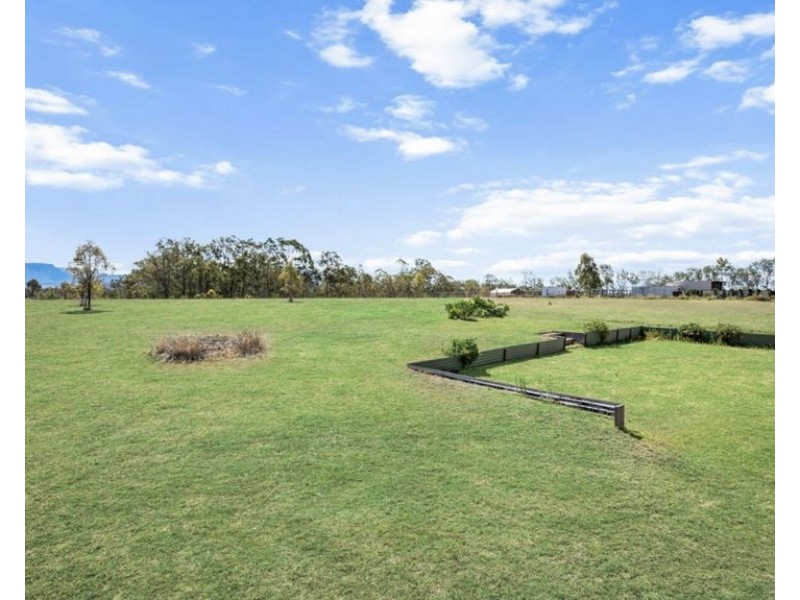 18 Carter Rd, Aratula QLD 4309