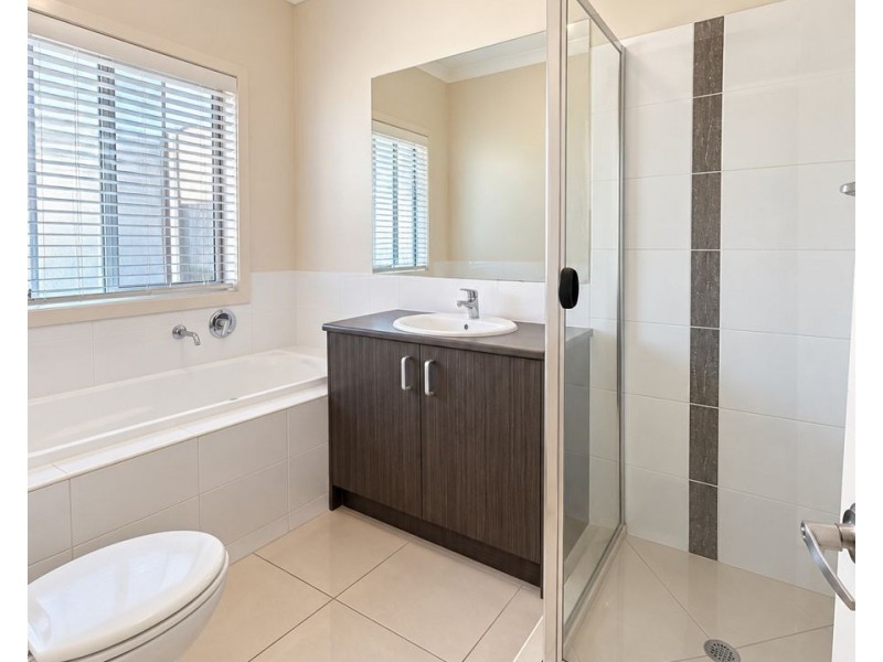 20 Arnaldo Avenue, Augustine Heights QLD 4300