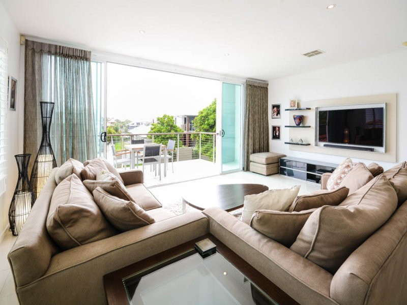 12 Barbuda Circuit, Parrearra QLD 4575
