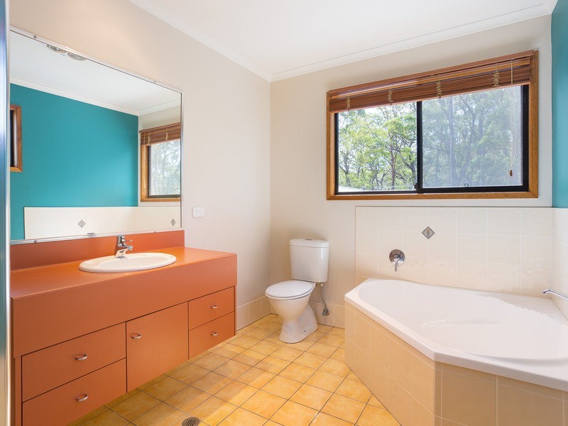 131 Harland Road, Mount Glorious QLD 4520