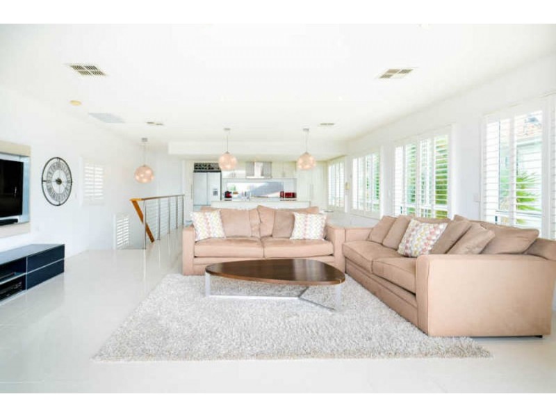 12 Barbuda Circuit, Parrearra QLD 4575