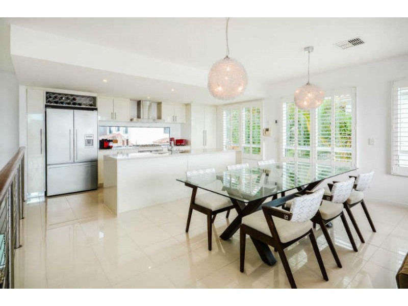 12 Barbuda Circuit, Parrearra QLD 4575