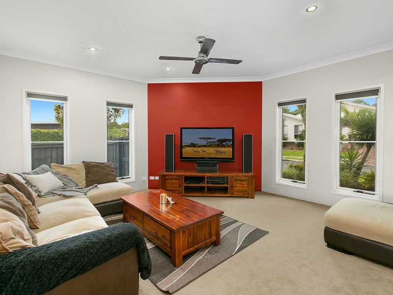 19 Kurrimine Cres, Mountain Creek QLD 4557