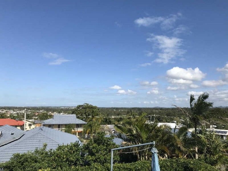 17 Kalinda Ave, Mooloolaba QLD 4557