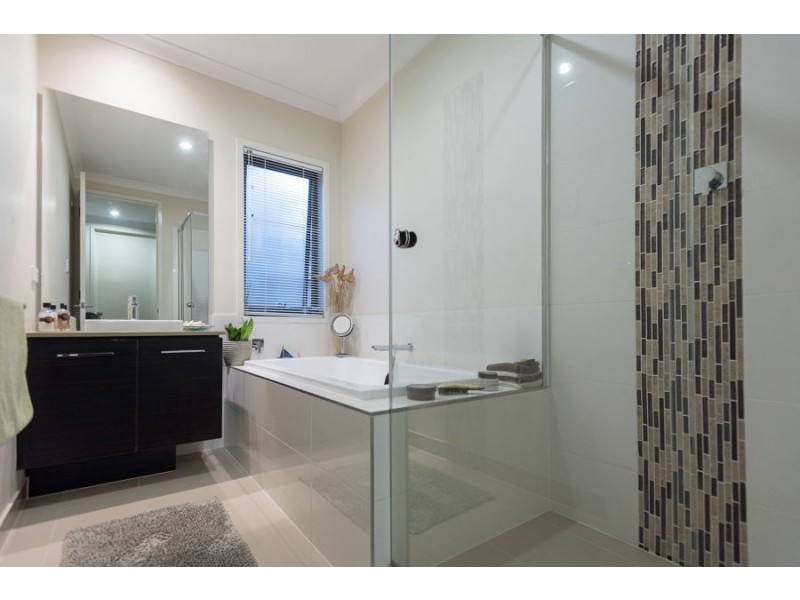 16 Apple Crescent, Caloundra West QLD 4551