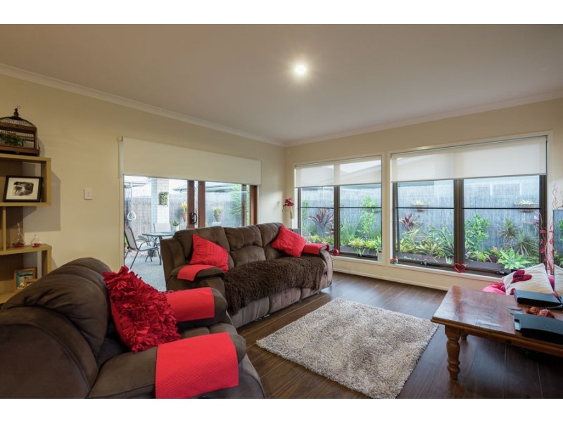 16 Apple Crescent, Caloundra West QLD 4551