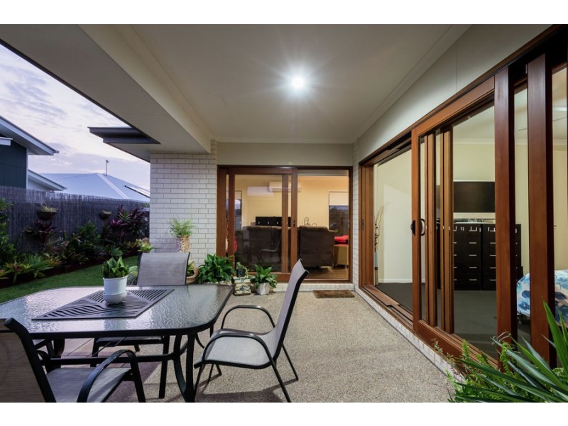 16 Apple Crescent, Caloundra West QLD 4551