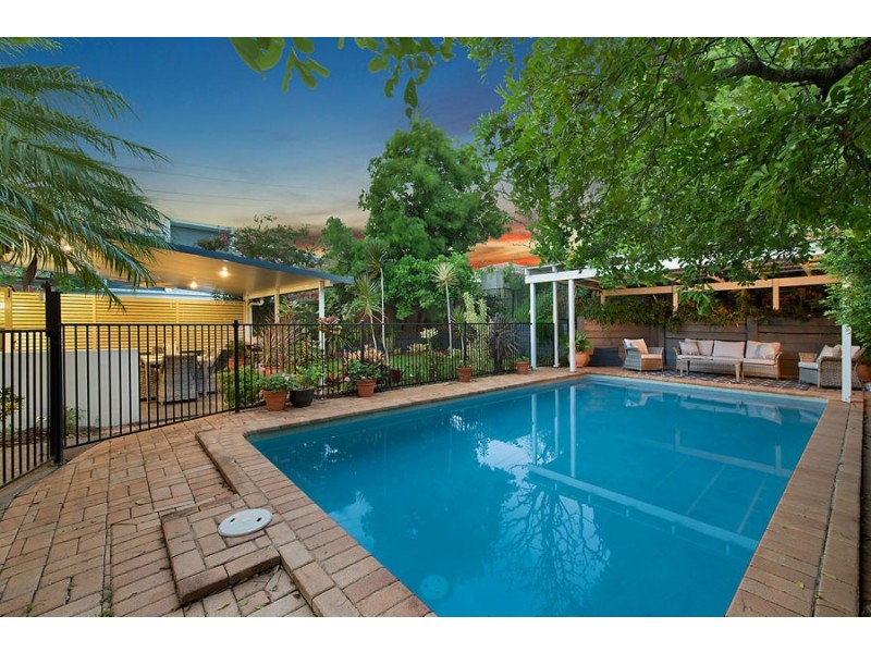 30 Nicklin Street, Coorparoo QLD 4151