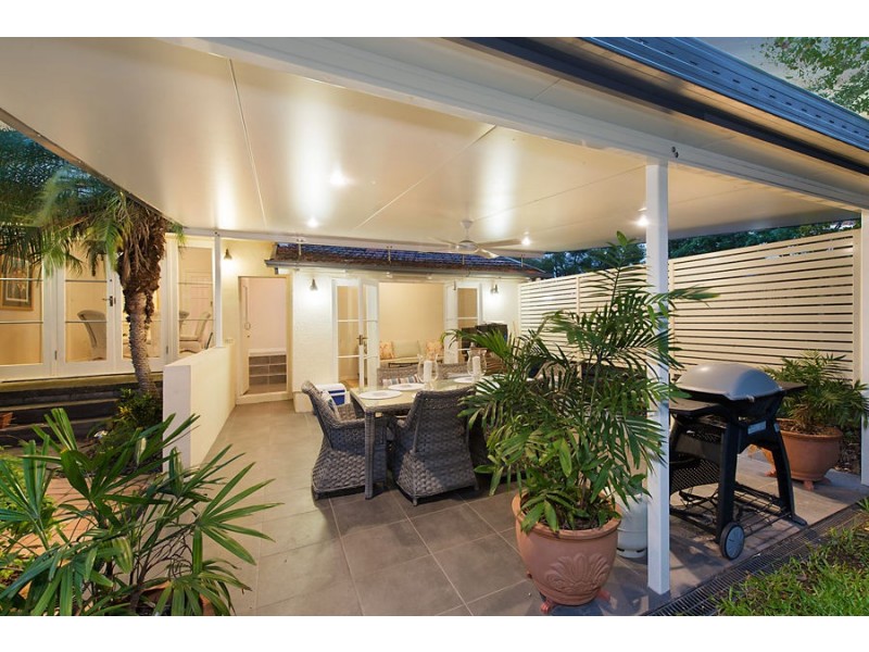 30 Nicklin Street, Coorparoo QLD 4151