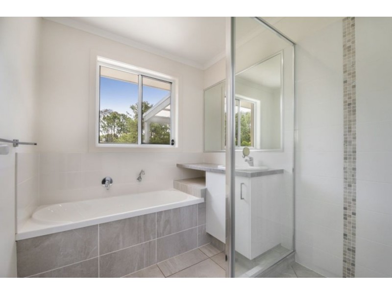 5 Grimes Terrace, Burnside QLD 4560