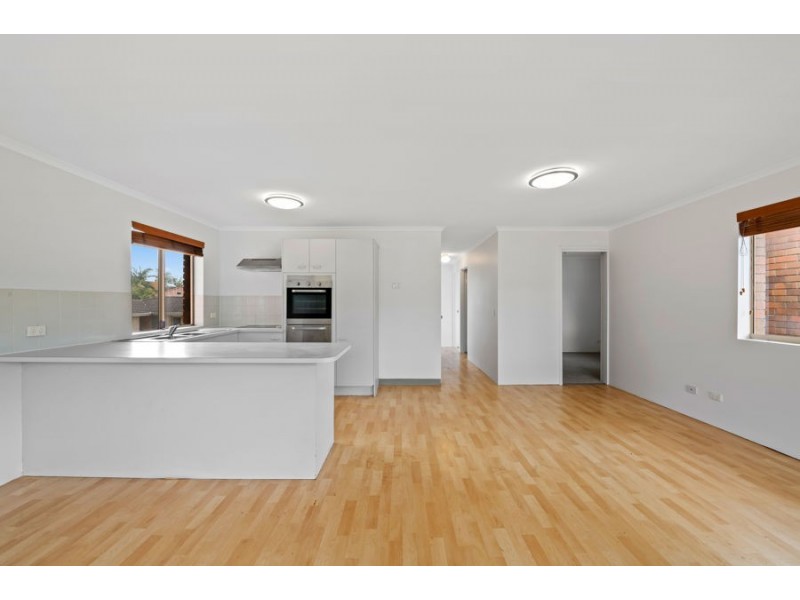 11/2 Camfield St, Alexandra Headland QLD 4572