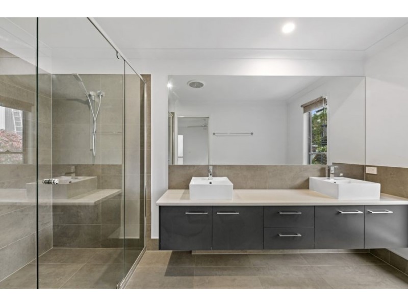 1/31 Orlando Ct, Kuluin QLD 4558