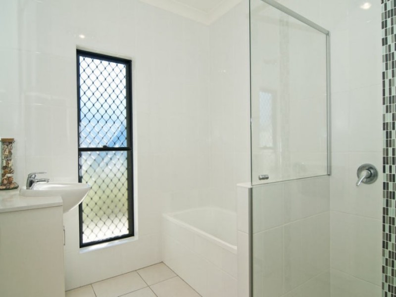 2/ 11 Allamanda Avenue, Buderim QLD 4556