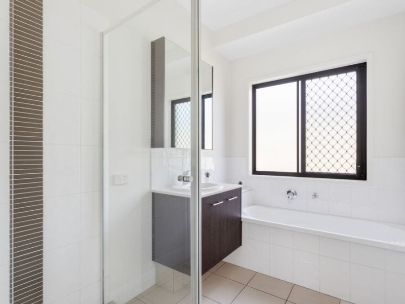 45 Riviera Crs, North Lakes QLD 4509