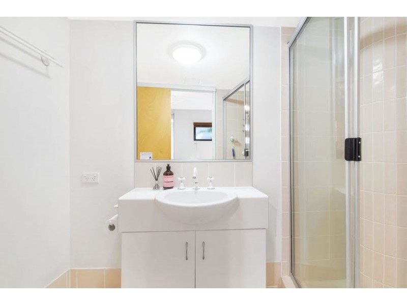 87-89 First Ave, Mooloolaba QLD 4557