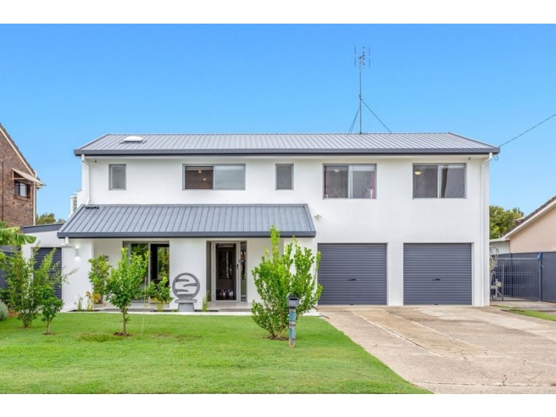 11 Moondarra Crescent, Mooloolaba QLD 4557
