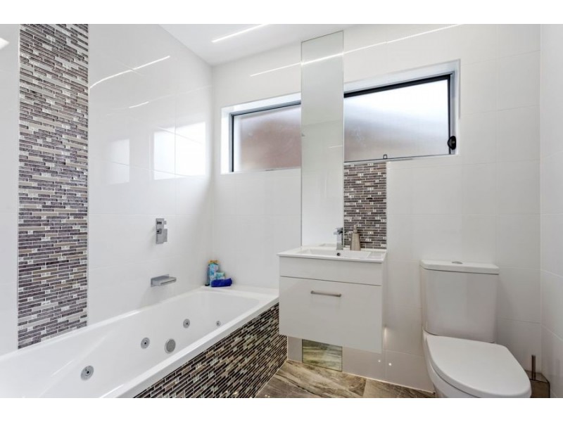 11 Moondarra Crescent, Mooloolaba QLD 4557