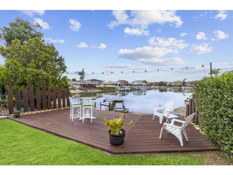 28 Amarina Ave, Mooloolaba QLD 4557