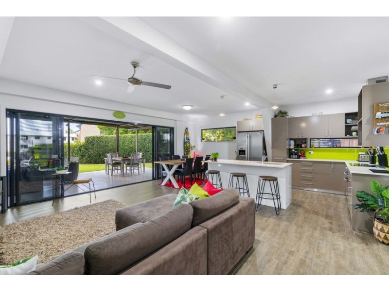 28 Amarina Ave, Mooloolaba QLD 4557