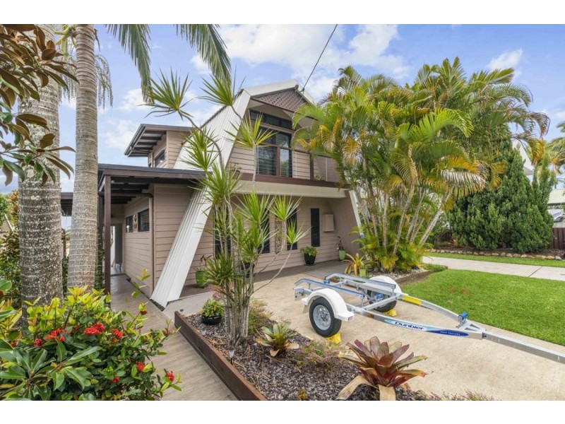 28 Amarina Ave, Mooloolaba QLD 4557